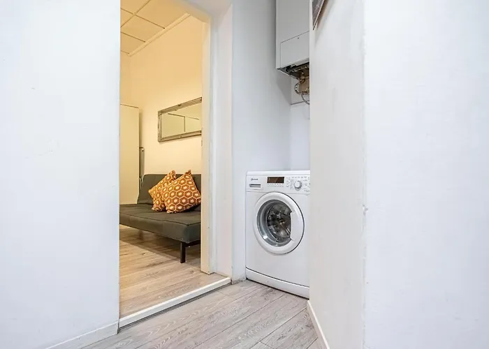 Bright 1br Apt, Prime Location & Wifi
