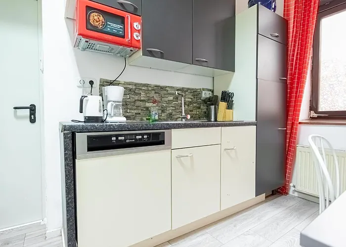 Bright 1br Apt, Prime Location & Wifi דירה