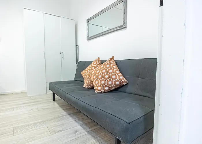 Bright 1br Apt, Prime Location & Wifi