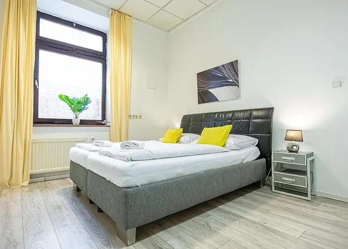 Bright 1br Apt, Prime Location & Wifi *